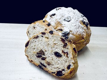 Roggeverdommeke (grof rozijnenbroodje) 