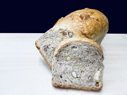 Klein notenbrood